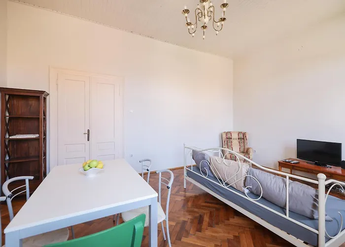 Beachfront Apartamento Zadar