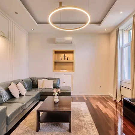 Beachfront Apartament *