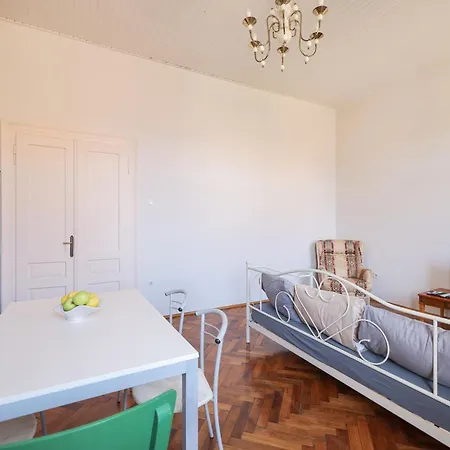 Beachfront Appartement Zadar