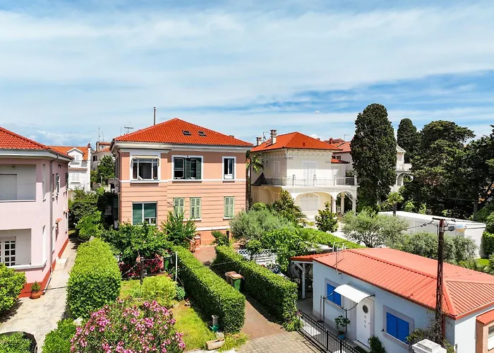 Beachfront דירה *